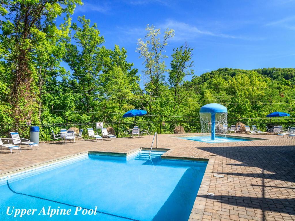 Above And Beyond Villa Gatlinburg Exterior photo