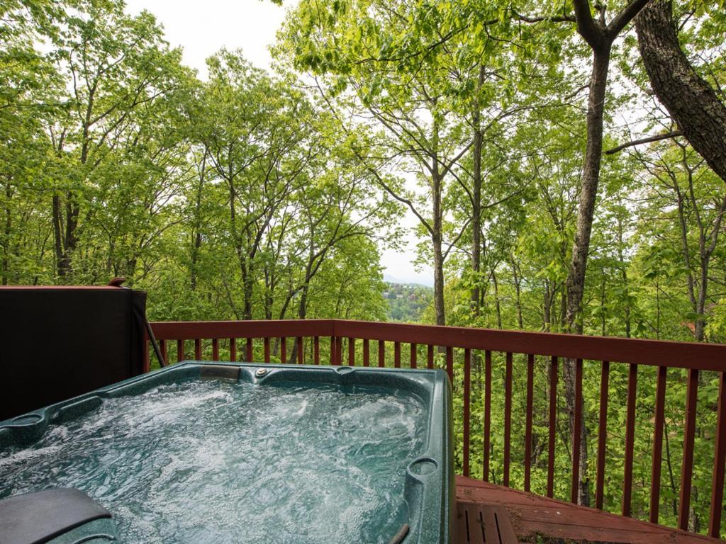 Above And Beyond Villa Gatlinburg Exterior photo
